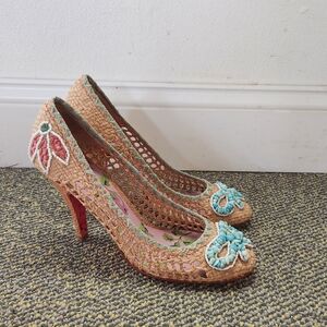 Betsey Johnson Vero Cuoio Turquoise Beaded Straw Pumps